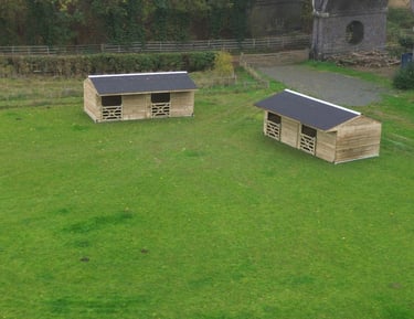 Retirement and grass livery near Banbury.