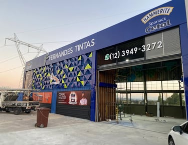 Projeto de fachada comercial moderna em Jacareí