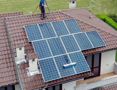 Lavage de panneaux photovoltaïques DG Services dans toute la Suisse +30% d'efficacité énergétique