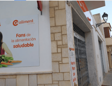 Supermercado local cercano a Carmens Rural en Sant Jordi
