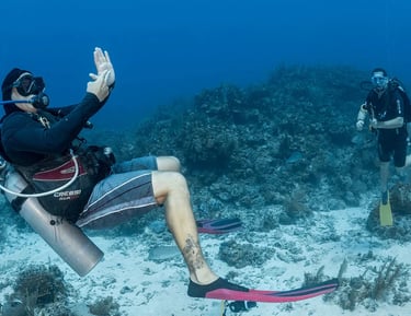 padi-open-water-diver-course-underwater-training