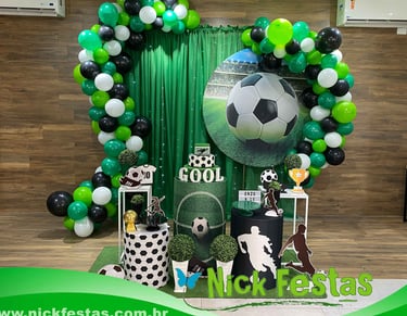 Decoração infantil tema Futebol com bolas, cores vibrantes e detalhes que encantam os pequenos 