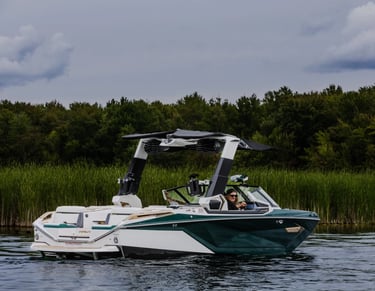 Nautique Paragon G23 water tested on Ontario lake by STO Boats