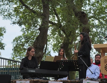 II FESTA DA VENDIMA DO SAVIÑAO 2023 (Sara Méndez «Saxofón» y Aldara Pérez «Piano»)