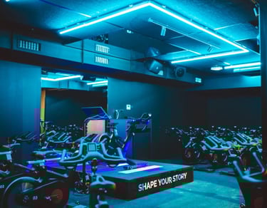 Cours d'indoor cycling, vélo chez Episod à Paris