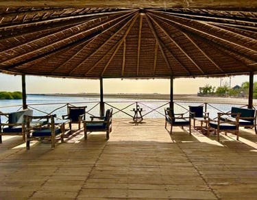 Vue intérieur du ponton de l'hôtel de luxe, Maison Fimela, dans le Sine Saloum