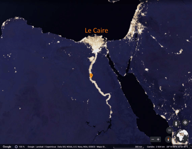 Image satellite de la vallée du Nil la nuit