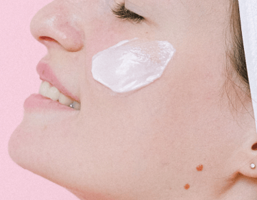 Achieve flawless skin with acne scar treatment from the leading dermatologist in Vadodara. Schedule your consultation today!