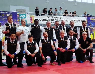 Equipo de referees y arbitros de la Federación Española de Combat Ju Jutsu en una Competición Oficia