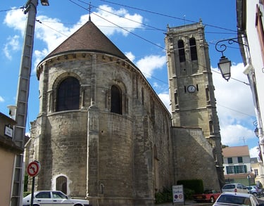 Photo de l'église Saint-Nicolas à Maule 78580 - ATZ Diagnostic Immobilier