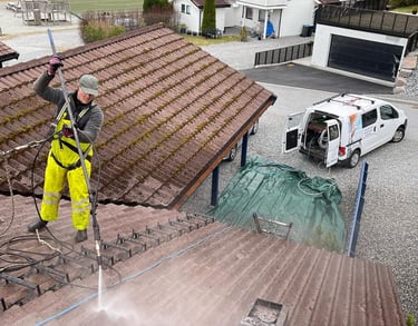 Takvask av rekkehus på Skåthaugen