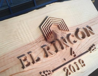 Letrero de madera mecanizado por máquina Cuttool