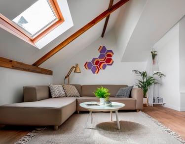 Arte modulare minimalista. Esagoni disposti a nido d'ape, ispirati dalle isoipse topografiche