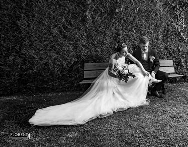 celebre weeding photographer florent lille saint omer married sitting on a bench in a park
