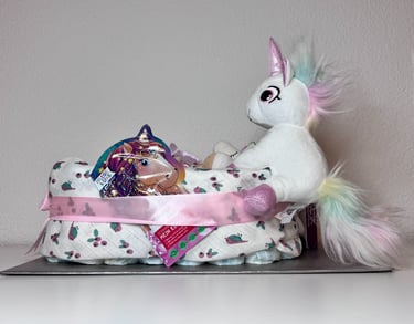Windeltorte Babybett mit Einhorn