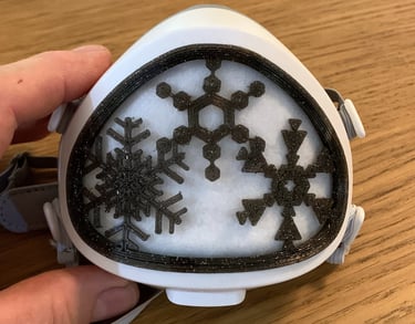 flo-68: Flomask with snowflakes decoration