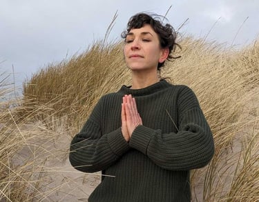 Chiara Riess meditierend