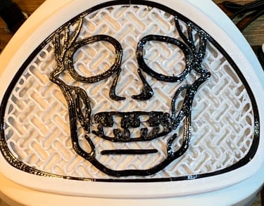 flo-43: Flomask with Skull decoration