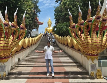 Mintu Yadav mentoring entrepreneurs and direct sellers for growth and consistency.