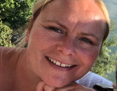 Bild von der Inhaberin in der Websitenkategorie "Über Mich"