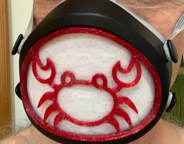 flo-47: Flomask with Crab decoration