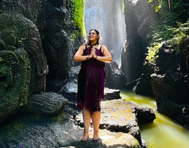 mujer espiritual, retiro, bali, meditación