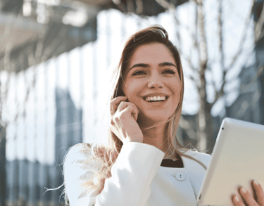 Femme au téléphone