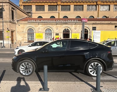 tesla chauffeur privé Cassis VTC gare Marseille Saint-Charles