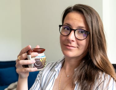 portrait cassy with coffee
