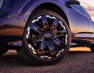 Roda do AUDI E7X com design moderno em SUV elétrico de alto desempenho