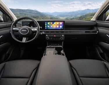 Interior do Hyundai Tucson 2027 com painel digital e central multimídia moderna