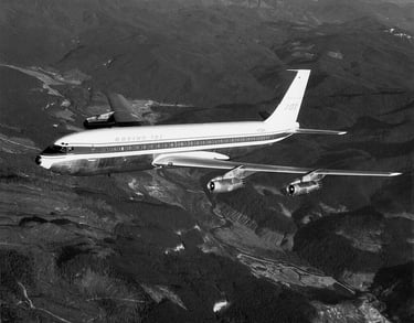 Boeing 707 jet comercial