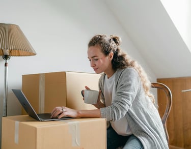 A woman moving into her new portable prefabricated House by Livorohaus
