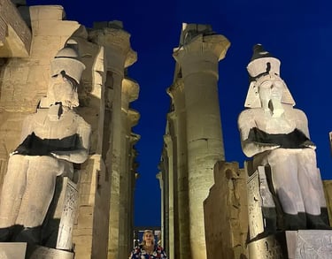 Viagem ao egito , pacote Egito magico ,durante o Tour no templo de luxor com guia de egito 2026 