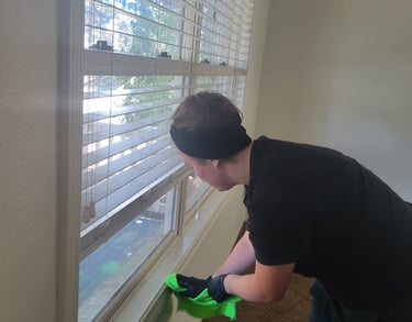 Woman Cleaning a Move in-Move out Organic Cleaning w/ King Organic Clean