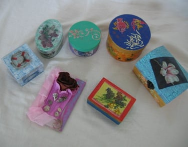 Some crafts Milena made while selling it 