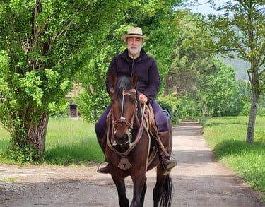 Escursione a cavallo nella natura della Valle Reatina, attività outdoor per chi soggiorna vicino a Rieti