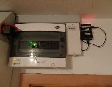 Schaltschrank für die Sonnenschutzsteuerung.