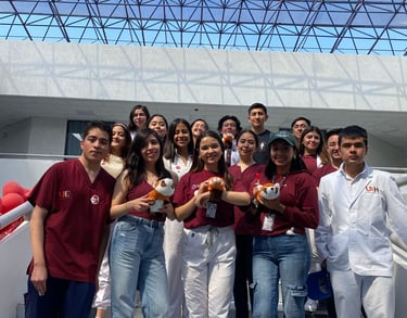 Equipo SCOMP en la feria de comités