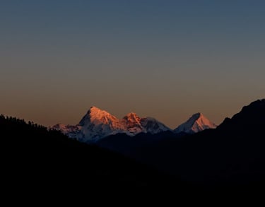 Morning_Sun_Rise_Over_Mount_Jhomolhari_at_Chele_Le_La_Pass