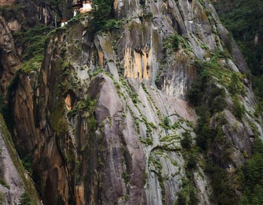 The-iconic-Tiger's-nest-monastery-in-Paro-valley