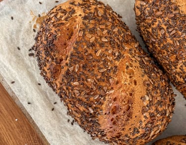 Ferskt glutenfritt brød med frø fra Glutenfrihuset i Oslo