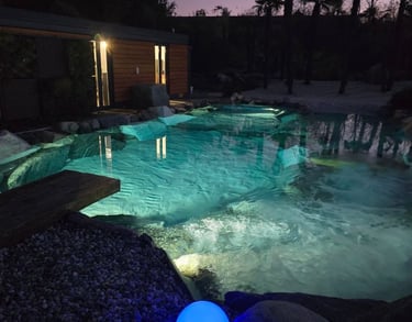 illuminazione scenografica per piscina