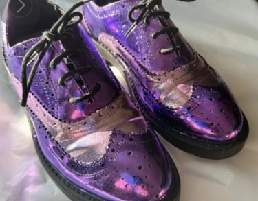 add gold leaf to your shoes