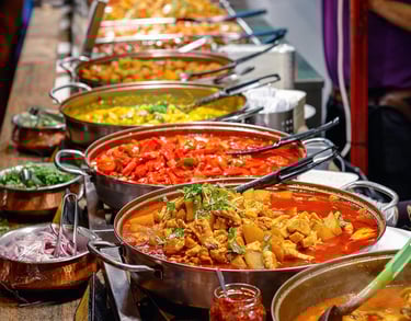 plusieurs plats pour un buffet indien