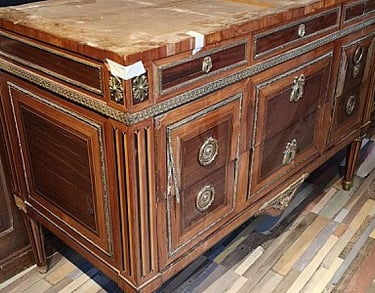 Commode ancienne en marqueterie avant restauration