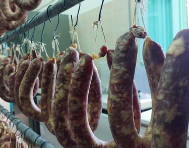 stagionatura salumi produzione agriturismo Agrisole