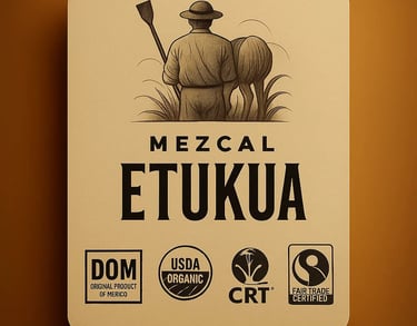 Colección de sellos y certificaciones oficiales en botellas de mezcal artesanal premium, incluyendo 