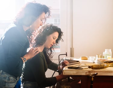 Taller entre mujeres para elaboración de piezas únicas de macramé