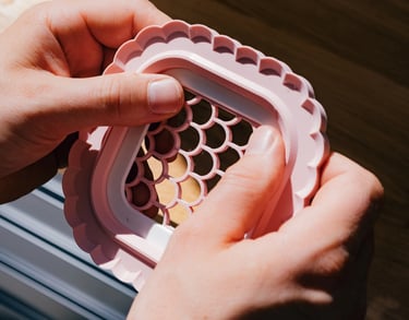 hand assembling 3D printable photo frame, simple DIY setup process